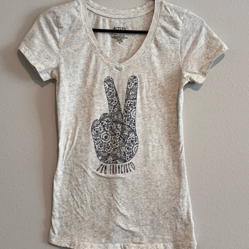 San Fransisco Peace Sign Tee‎ Shirt - Women's Medium